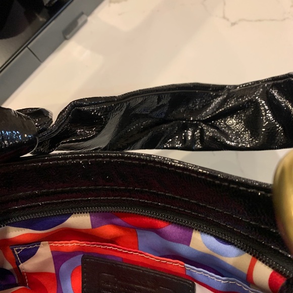 Coach black patent leather bag with thick strap - Picture 6 of 6